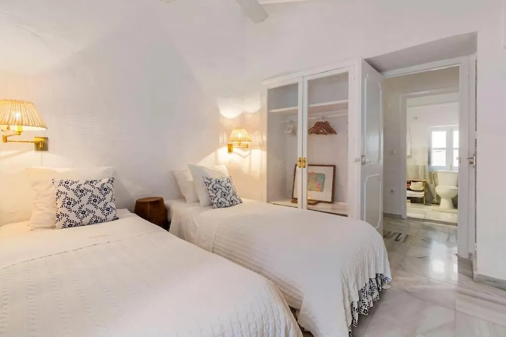 Linda Casita En El Casco Antiguo De Marbella contacts